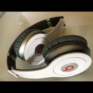 Beats by Dre Solo HD headphones